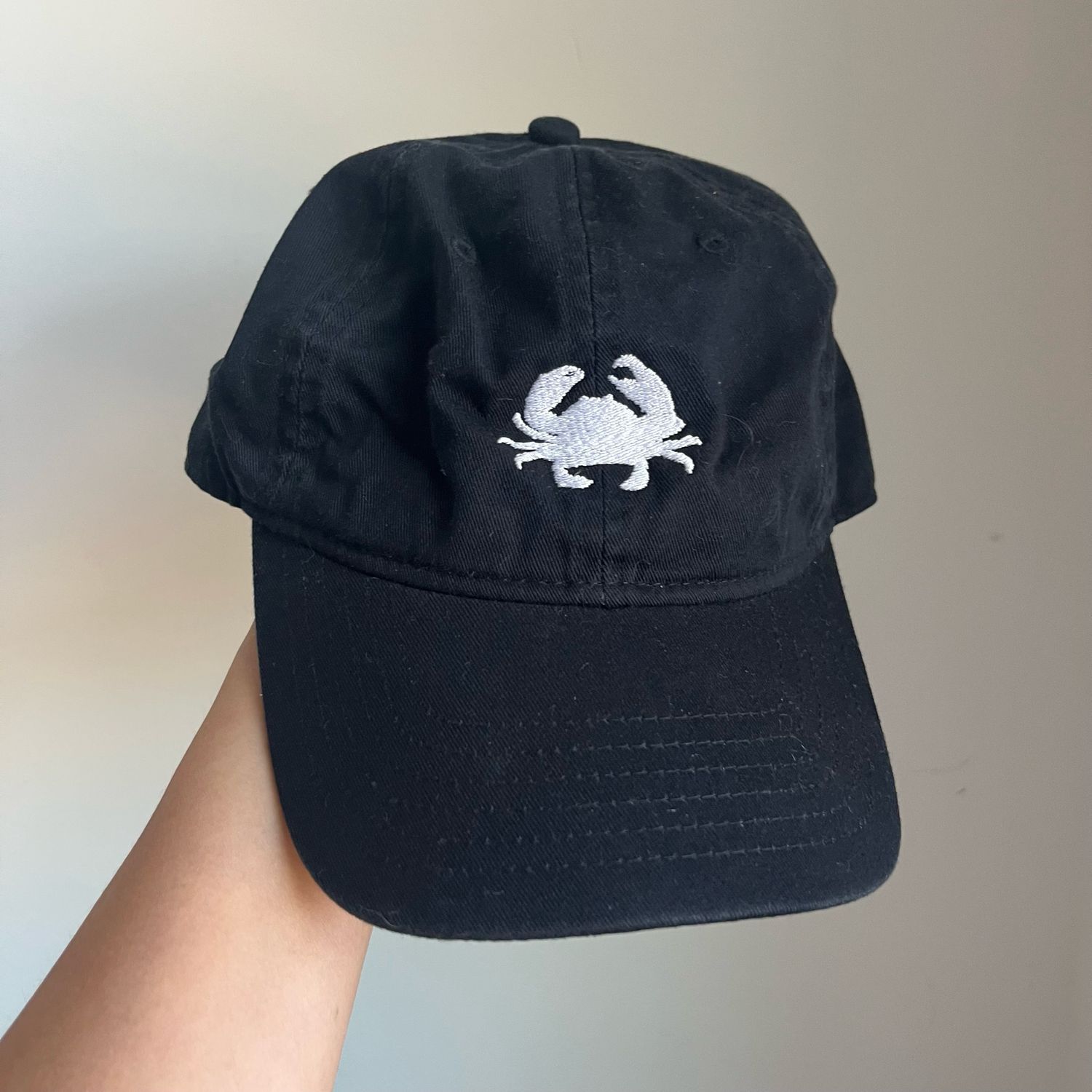 White Crab Embroidered Hat - Black White Crab Embroidered Hat - Black