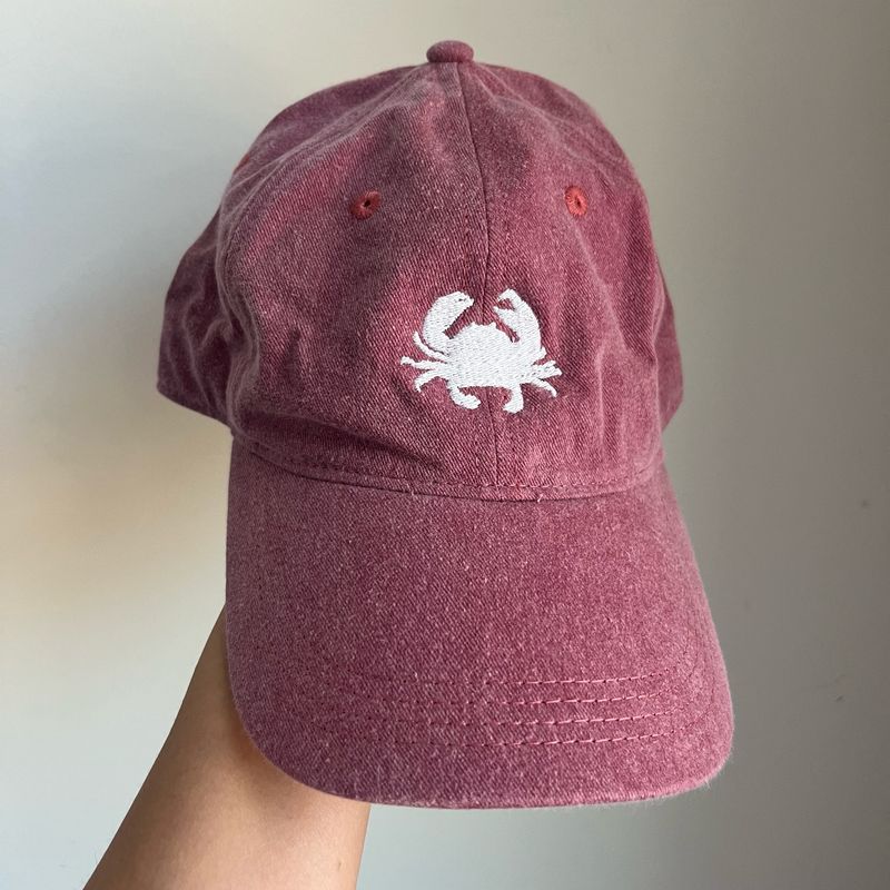 White Crab Embroidered Hat - Dusty Red White Crab Embroidered Hat - Dusty Red