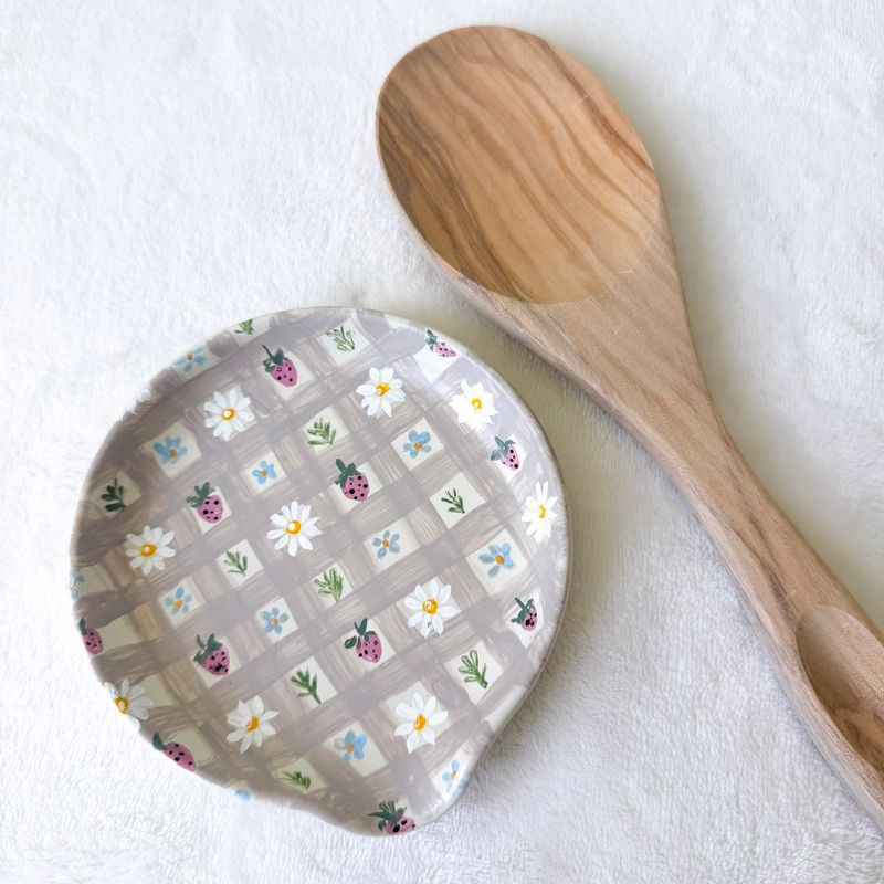 #2 Round Ceramic Spoon Rest - Cottage Core Beige