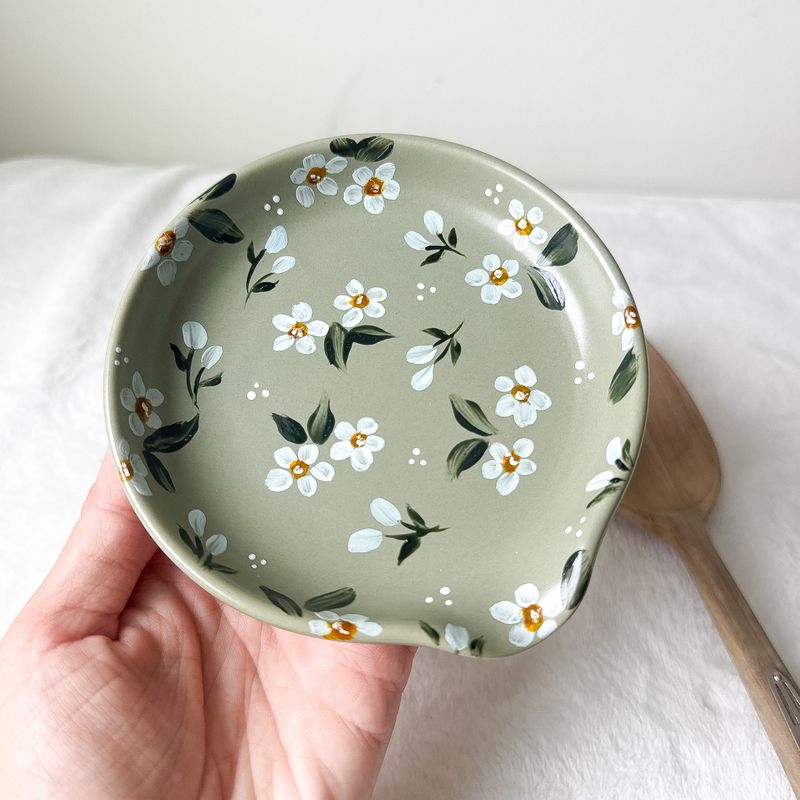 Ceramic Dish | Jewelry or Spoon Rest - Cottage Core Daisies Ceramic Dish | Jewelry or Spoon Rest - Cottage Core Daisies