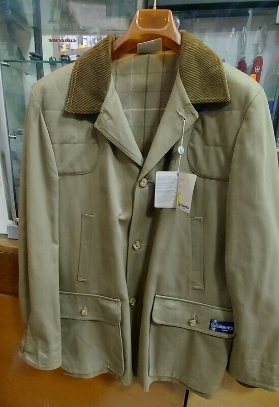 Beretta Giacca primavera/autunno
colore marrone chiaro
Taglia disponibile L e XL