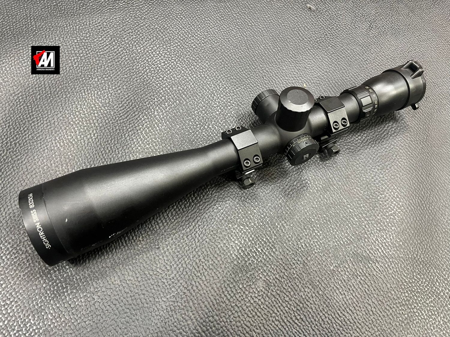 USATO: SIGHTRON SIII 8-32X56  RETICOLO LRMOA Reticolo MOA-2 BUONO STATO QUALCHE SEGNO ESTERNO