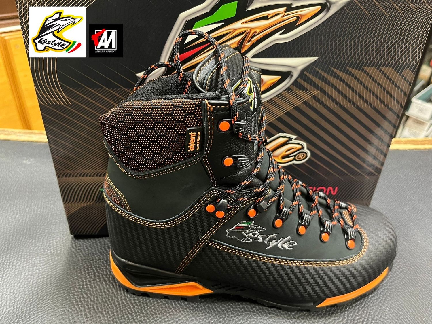 KOSTYLE KS-CARBON Scarpone Impermeabile Traspirante Pelle Vibram HYPER TEX Black/Orange