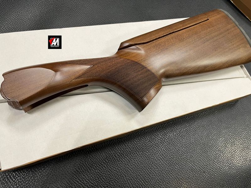 USATO: CALCIO LEGNO CAL.12  REGOLABILE PER BERETTA 682-686-688 BERETTA SINISTRO REGOL.
