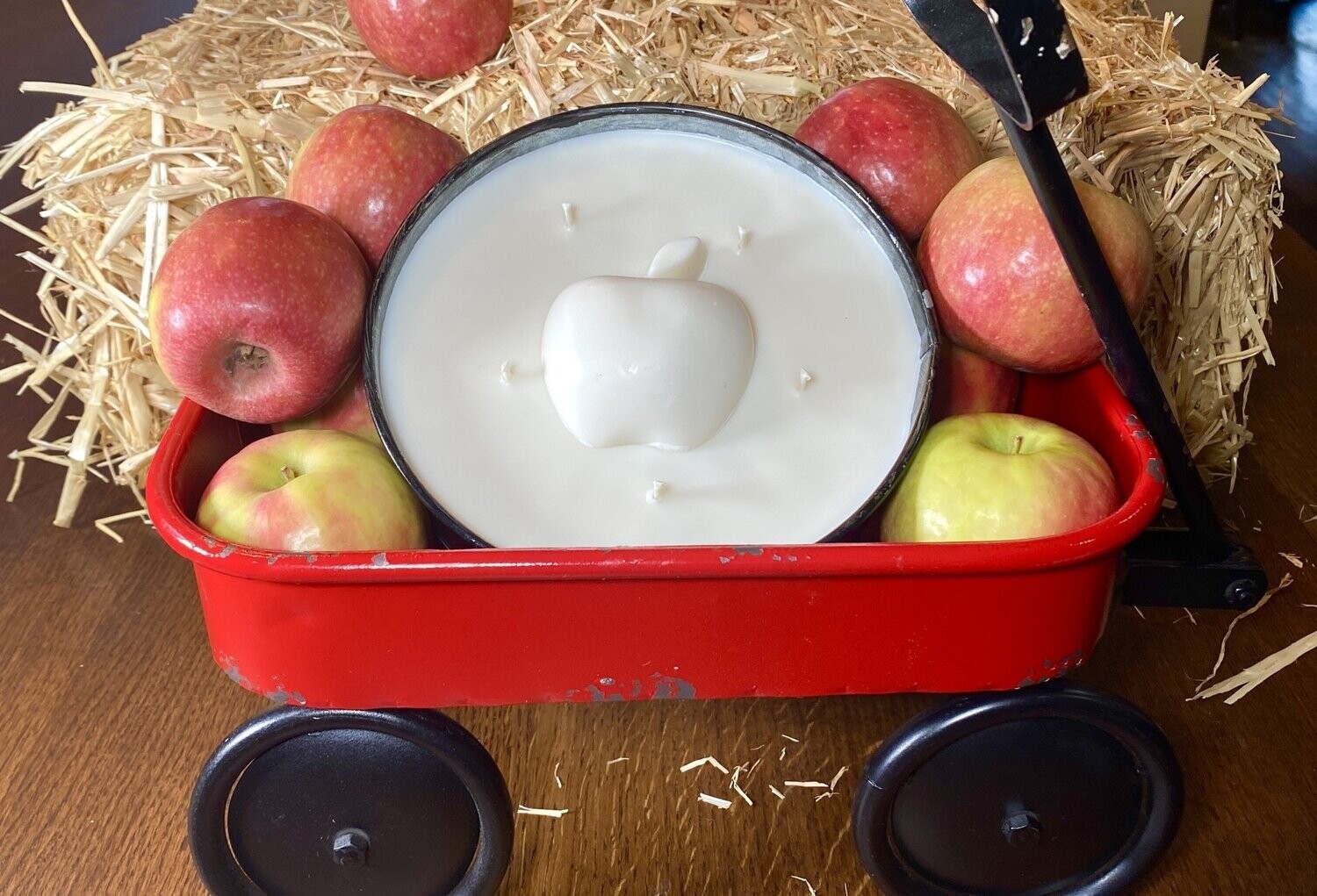 Apple Pan Candle with Apple shaped "Waxscent"
