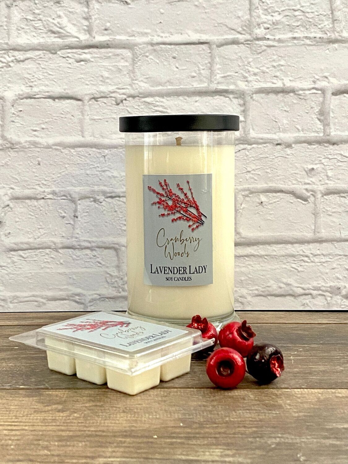 Cranberry Woods scented 18 Ounce Status Jar Candle