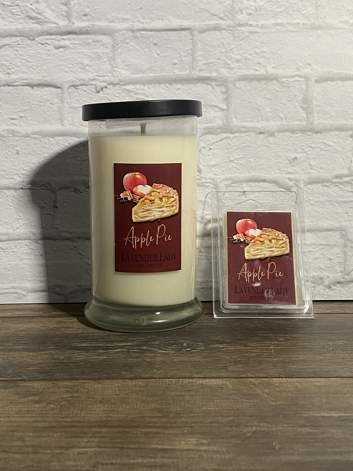 Apple Pie scented 20 Ounce Status Jar Candle