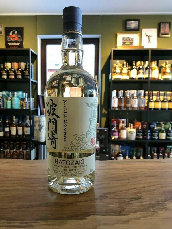 Hatozaki Japanese Blended mit 0,7 L und 40% Hatozaki Japanese Blended mit 0,7 L und 40%
