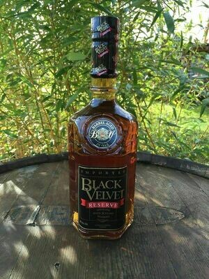 Black Velvet Reserve 8 Jahre mit 1 L und 40%