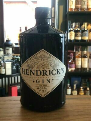 Hendricks Small Batch Gin mit 0,7L und 44%
