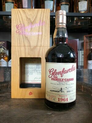 Glenfarclas 47 Jahre 1964/2011 Family Cask Release VII mit 0,7 L und 48,5% Glenfarclas 47 Jahre 1964/2011 Family Cask Release VII mit 0,7 L und 48,5%