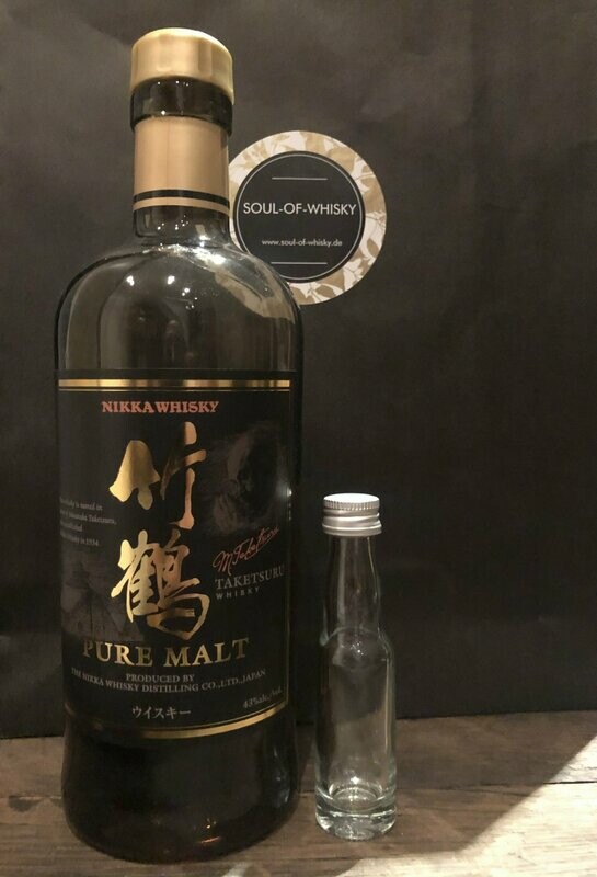 Nikka Pure Malt mit 2cl und 43% Nikka Pure Malt mit 2cl und 43%