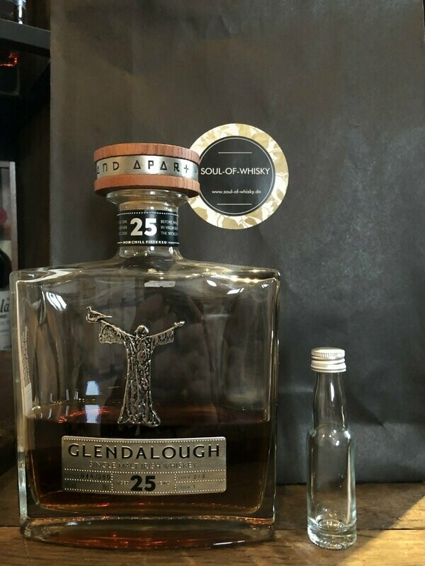 Glendalough 25 Jahre Oloroso Sherry Sample mit 2cl und 46% Glendalough 25 Jahre Oloroso Sherry Sample mit 2cl und 46%