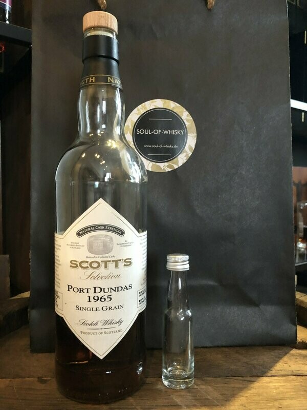 Port Dundas 46 Jahre Sample mit 2cl und 43,3% Port Dundas 46 Jahre Sample mit 2cl und 43,3%