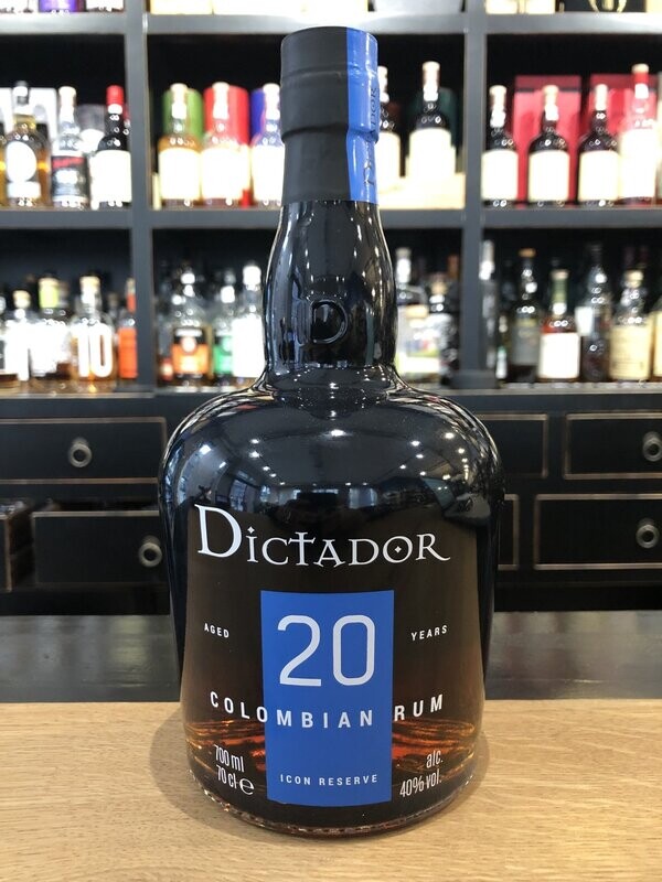 Dictador 20 Jahre mit 0,7L und 40% Dictador 20 Jahre mit 0,7L und 40%