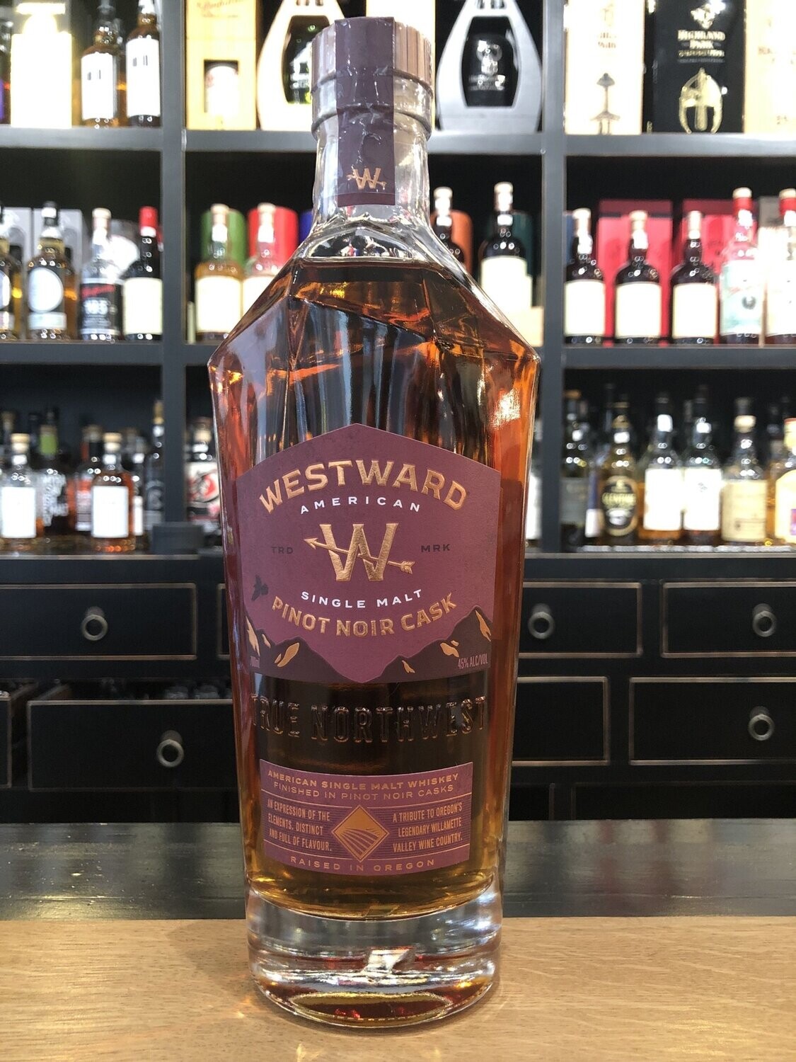 Westward Pinot Noir Cask mit 0,7l und 45%