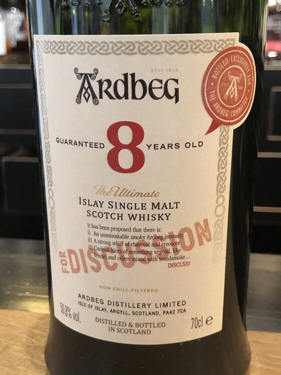 Ardbeg 8 Jahre For Discussion Committee Release mit 0,7L und Ardbeg 8 Jahre For Discussion Committee Release mit 0,7L und