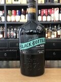 Black Bottle Island Smoke mit 0,7l und 46,3%