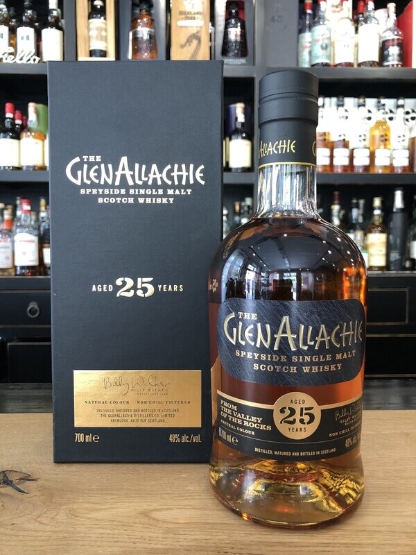 Glenallachie 25 Jahre mit 0,7l und 48% Glenallachie 25 Jahre mit 0,7l und 48%