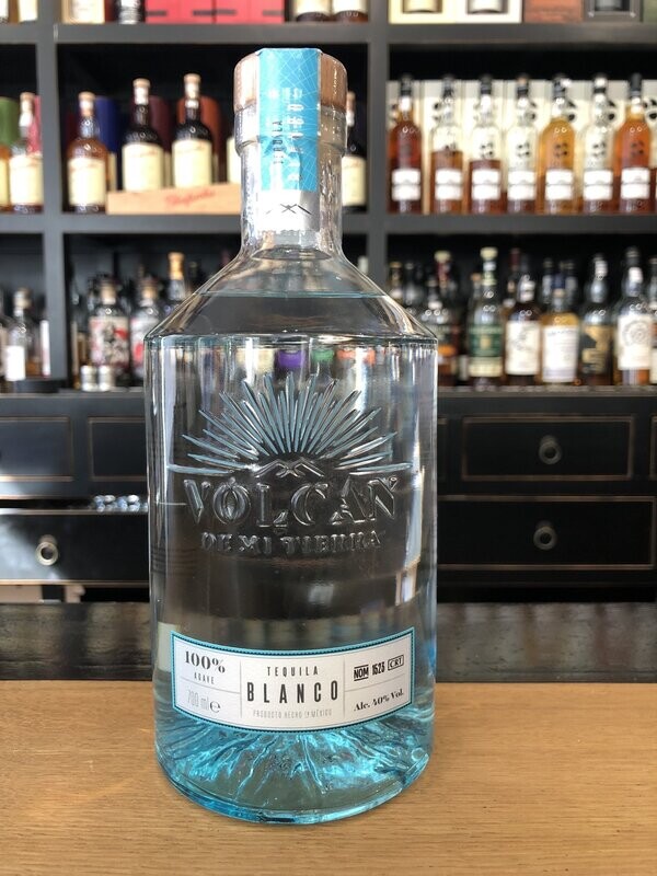 Volcan de mi Tierra Tequila Blanco mit 0,7l und 40% Volcan de mi Tierra Tequila Blanco mit 0,7l und 40%