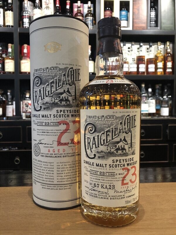 Craigellachie 23 Jahre mit 0,7l und 46% Craigellachie 23 Jahre mit 0,7l und 46%