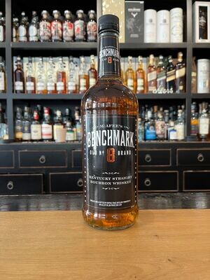 Benchmark Old n° 8 Kentucky Straight Bourbon mit 1l und 40% Benchmark Old n° 8 Kentucky Straight Bourbon mit 1l und 40%