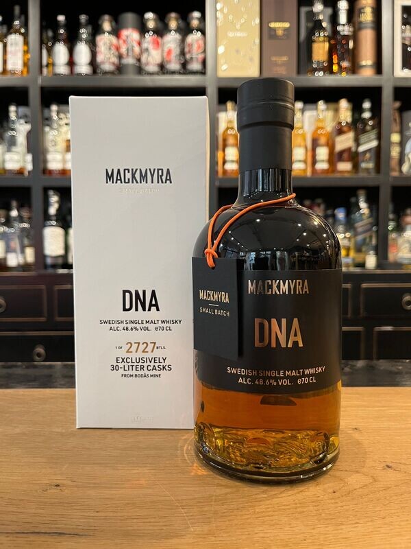 Mackmyra DNA mit 0,7L und 48,6% Mackmyra DNA mit 0,7L und 48,6%