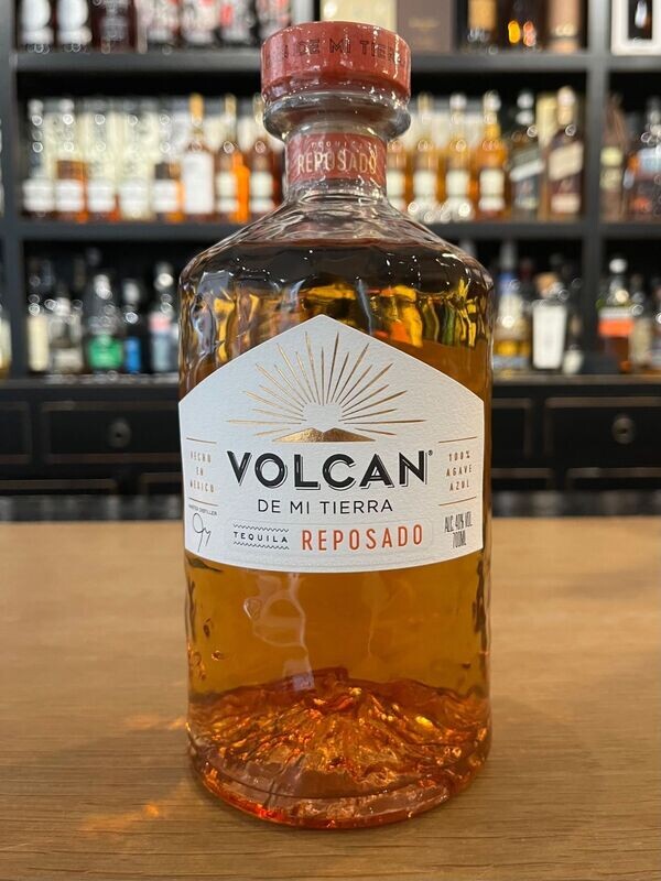 Volcan de Mi Tierra Reposado Tequila mit 0,7l und 40% Volcan de Mi Tierra Reposado Tequila mit 0,7l und 40%