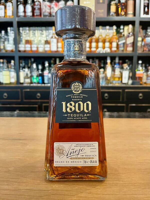 1800 Tequila Jose Cuervo Anejo mit 0,7l und 38% 1800 Tequila Jose Cuervo Anejo mit 0,7l und 38%