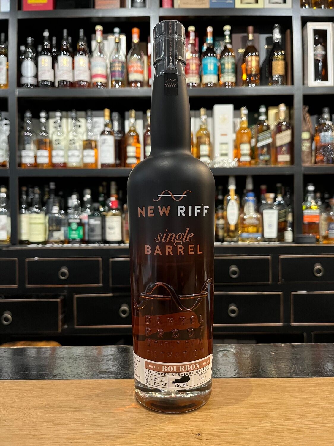 New Riff Kentucky Straight Bourbon Single Barrel mit 0,7l und 52,85%
