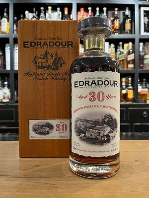 Edradour 30 Jahre Highland Single Malt Whisky mit 0,7L und 56% Edradour 30 Jahre Highland Single Malt Whisky mit 0,7L und 56%