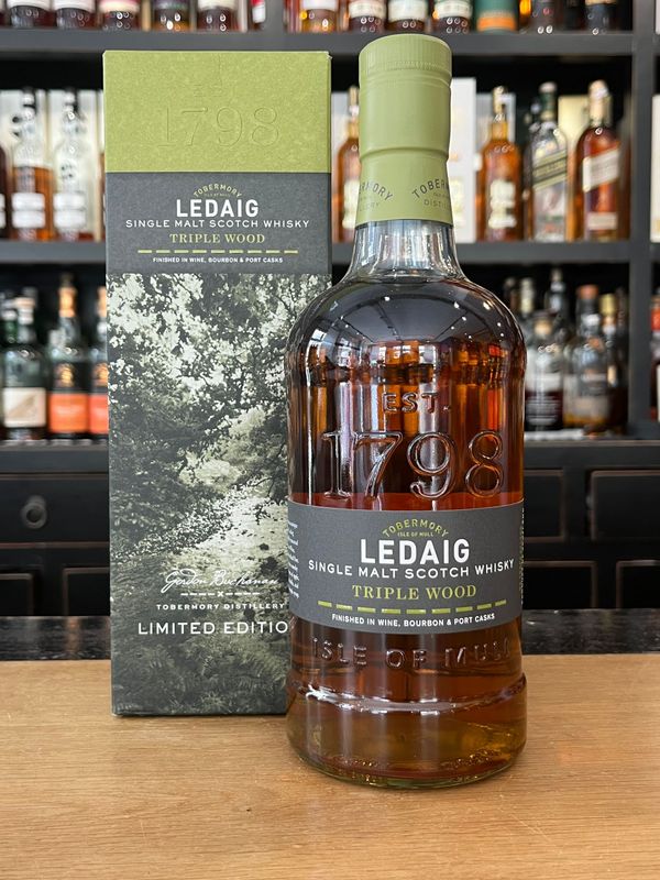 Ledaig Triple Wood mit 0,7 L und 53,8%. Ledaig Triple Wood mit 0,7 L und 53,8%.