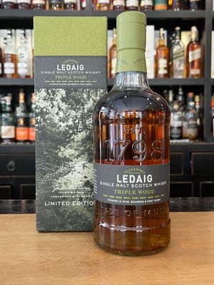 Ledaig Triple Wood mit 0,7 L und 53,8%. Ledaig Triple Wood mit 0,7 L und 53,8%.
