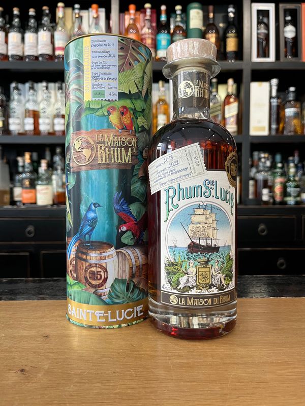 La Maison du Rhum Sainte Lucie 9 Jahre Batch 5 mit 0,7L und 43% La Maison du Rhum Sainte Lucie 9 Jahre Batch 5 mit 0,7L und 43%