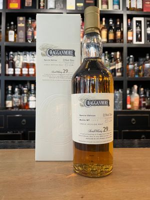 Cragganmore 29 Jahre 1973/2003 mit 0,7l und 52,5% Cragganmore 29 Jahre 1973/2003 mit 0,7l und 52,5%