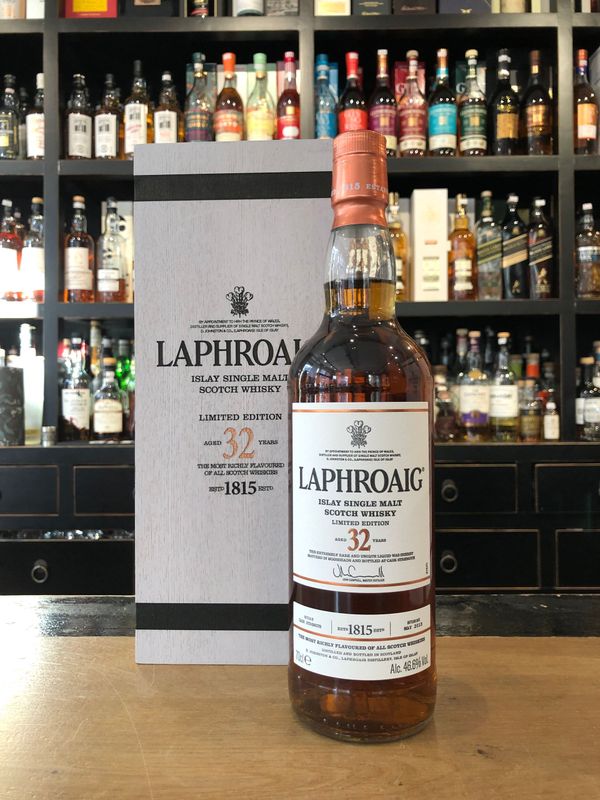 Laphroaig 32 Jahre Limited Edition mit 0,7 L und 46,6% Laphroaig 32 Jahre Limited Edition mit 0,7 L und 46,6%