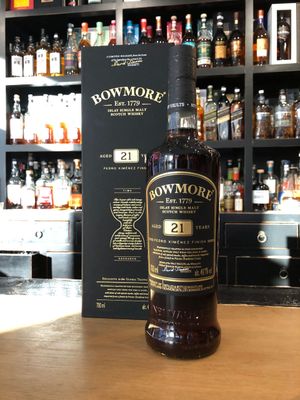Bowmore 21 Jahre Distillery Bottling mit 0,7l und 49,7% Bowmore 21 Jahre Distillery Bottling mit 0,7l und 49,7%