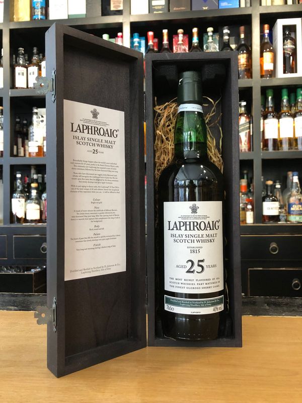Laphroaig 25 Jahre Extremely Rare mit 0,7 L und 40% von 2007 Laphroaig 25 Jahre Extremely Rare mit 0,7 L und 40% von 2007