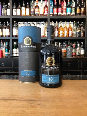 Bunnahabhain 18 Jahre mit 0,7 L und 46,3% Bunnahabhain 18 Jahre mit 0,7 L und 46,3%