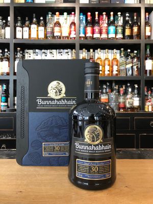 Bunnahabhain 30 Jahre mit 0,7 L und 46,3% Bunnahabhain 30 Jahre mit 0,7 L und 46,3%