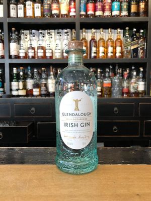 Glendalough Wild Botanical Gin mit 0,7L und 41% Glendalough Wild Botanical Gin mit 0,7L und 41%