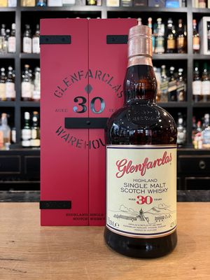 Glenfarclas 30 Jahre Warehouse Edition mit 0,7L und 43% Glenfarclas 30 Jahre Warehouse Edition mit 0,7L und 43%