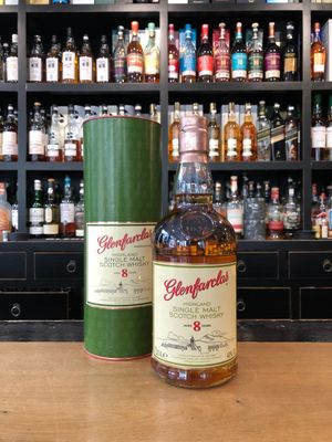 Glenfarclas 8 Jahre mit 0,7L und 40% Glenfarclas 8 Jahre mit 0,7L und 40%