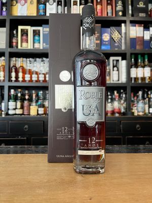 Ron Roble Viejo 12 Jahre Ultra Anejo mit 0,7l und 40% Ron Roble Viejo 12 Jahre Ultra Anejo mit 0,7l und 40%
