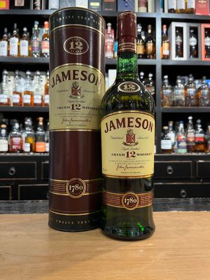 Jameson 12 Jahre Alte Abfüllung mit 0,7l und 40% Jameson 12 Jahre Alte Abfüllung mit 0,7l und 40%