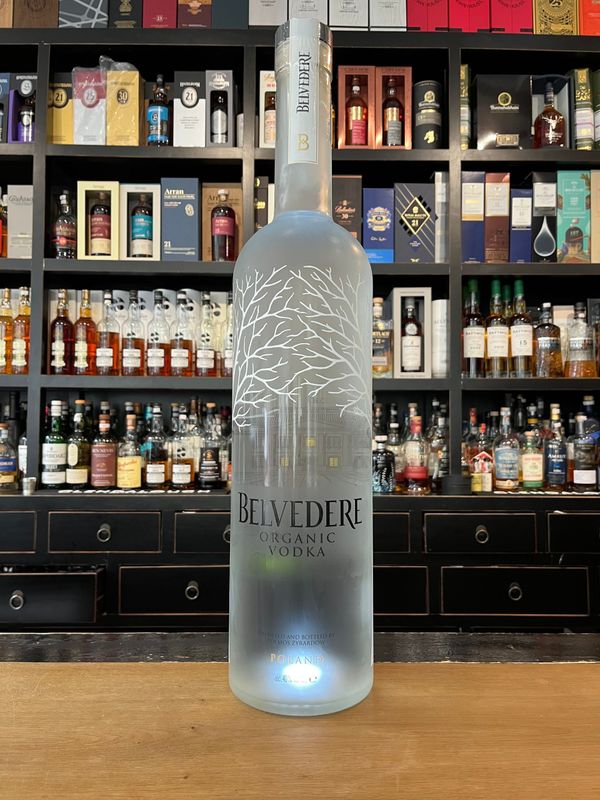 Belvedere Vodka mit 6L und 40% mit Beleuchtung Belvedere Vodka mit 6L und 40% mit Beleuchtung