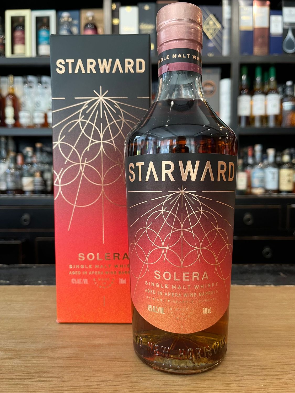 Starward Solera mit 0,7l und 43%