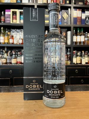 Maestro Dobel Diamante Cristalino Tequila mit 0,7 L und 38% Maestro Dobel Diamante Cristalino Tequila mit 0,7 L und 38%