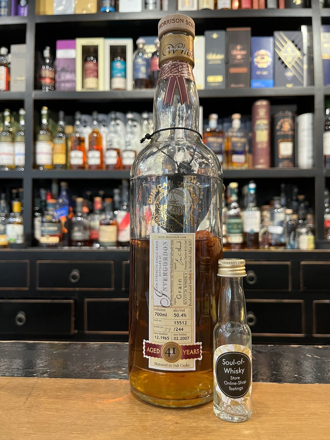 Invergordon 41 Jahre Sample mit 2cl und 50,4% Invergordon 41 Jahre Sample mit 2cl und 50,4%