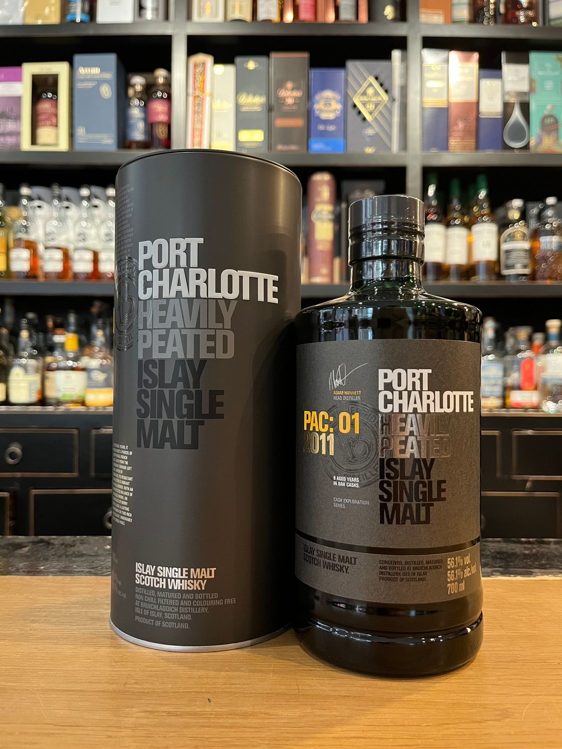 Port Charlotte PAC: 01 Heavily Peated 8 Jahre mit 0,7l und 56,1% Port Charlotte PAC: 01 Heavily Peated 8 Jahre mit 0,7l und 56,1%